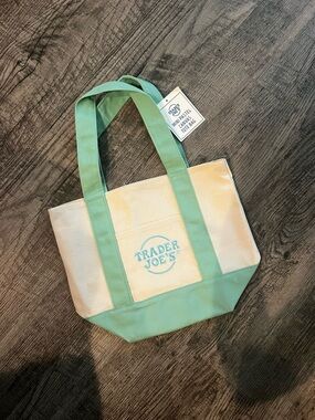 Trader Joe's MINI PASTEL GREEN TOTE